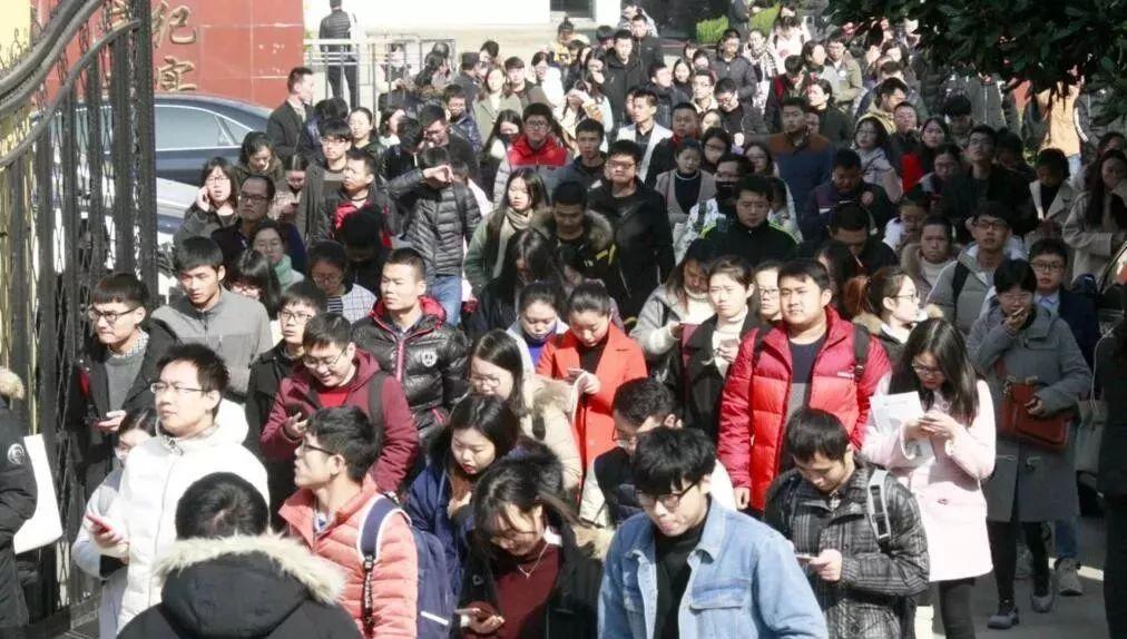 江西最新考试,重磅推出江西最新考试高科技神器，让学习体验瞬间升级！
