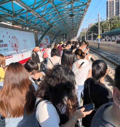 轻轨资讯，背景、发展、影响及在当代的地位解析