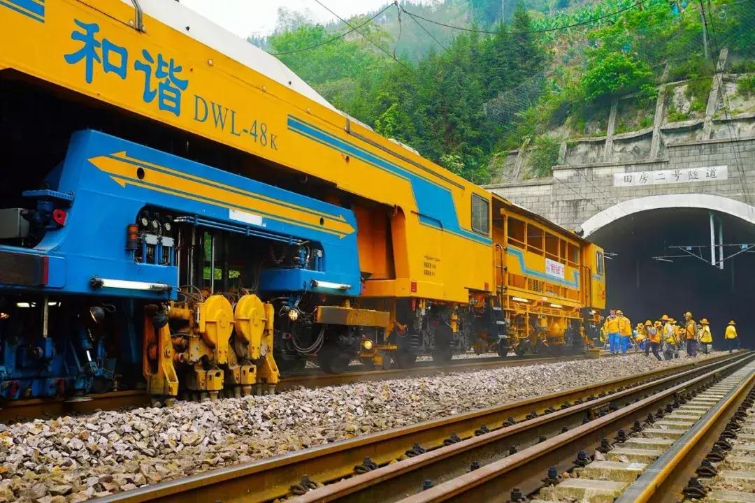 铁路劳务工的日常与爱的温馨旅程,最新消息与陪伴的力量